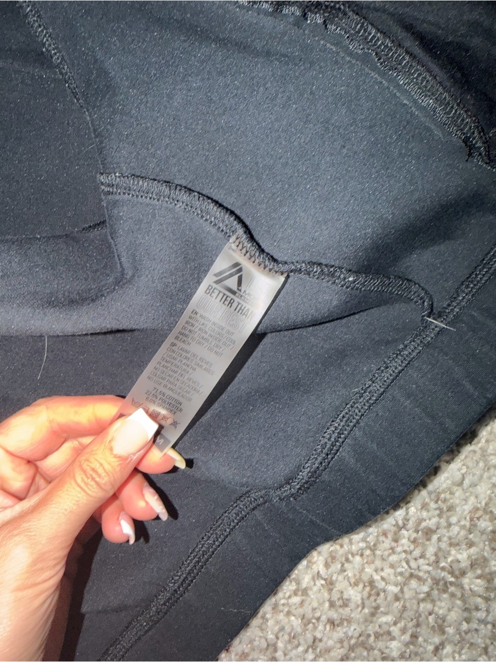 Alphalete black cropped zip up - Picture 4 of 5